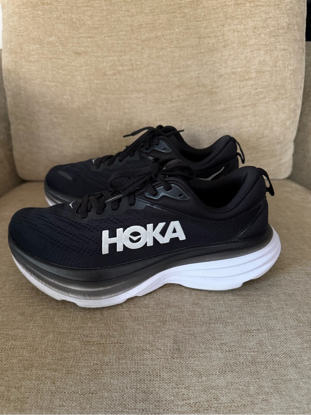 Hoka Black ONE ONE Bondi 8 and Black White size 7.5 - Picture 4 of 9